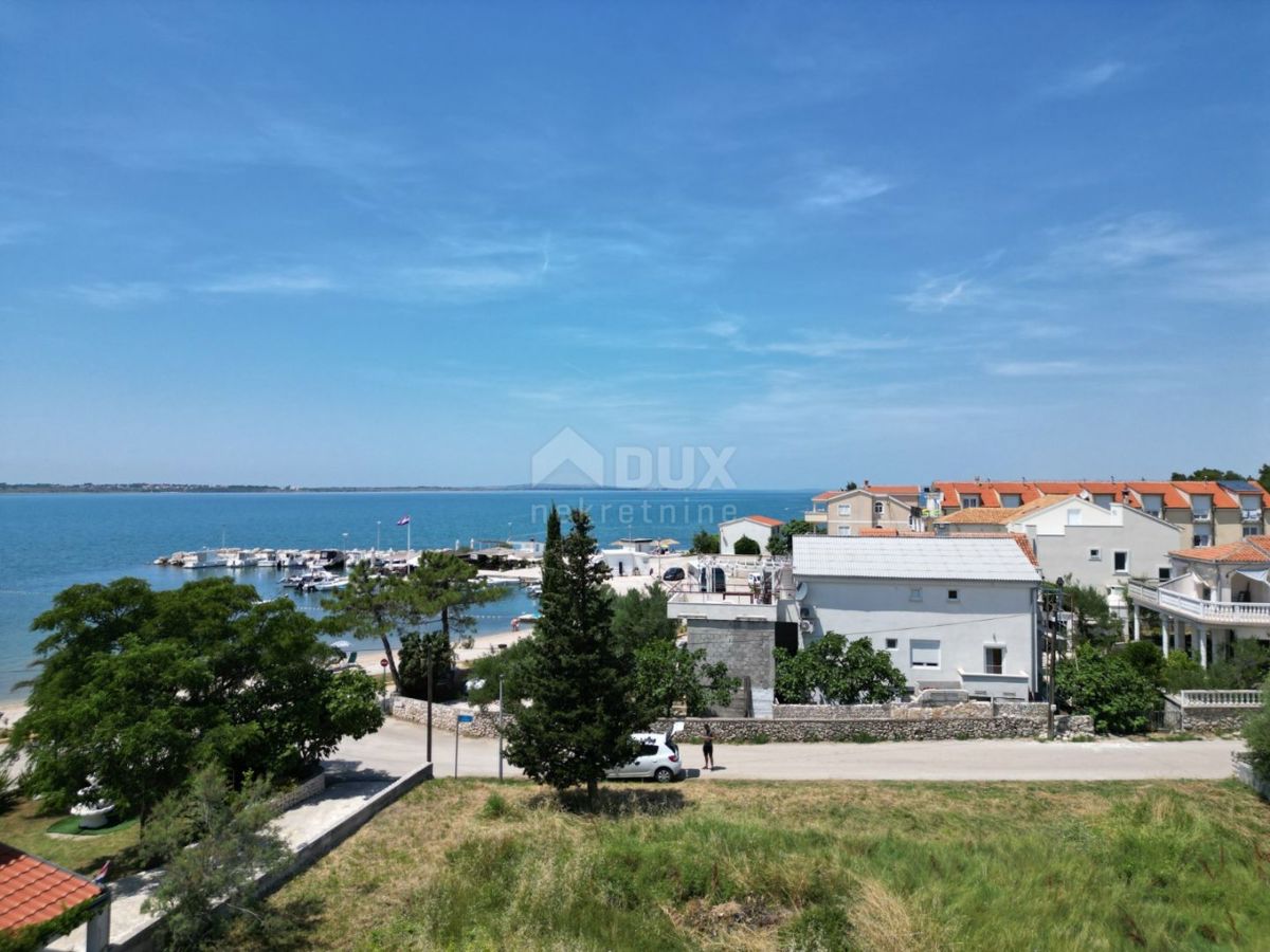 ZADAR, VRSI - Gradbeno zemljišče 30m od morja