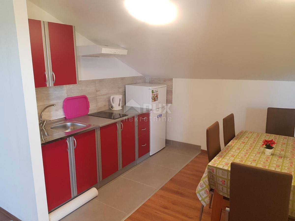OTOK KRK, MALINSKA (okolica) - Hiša s 4 apartmaji in urejenim vrtom