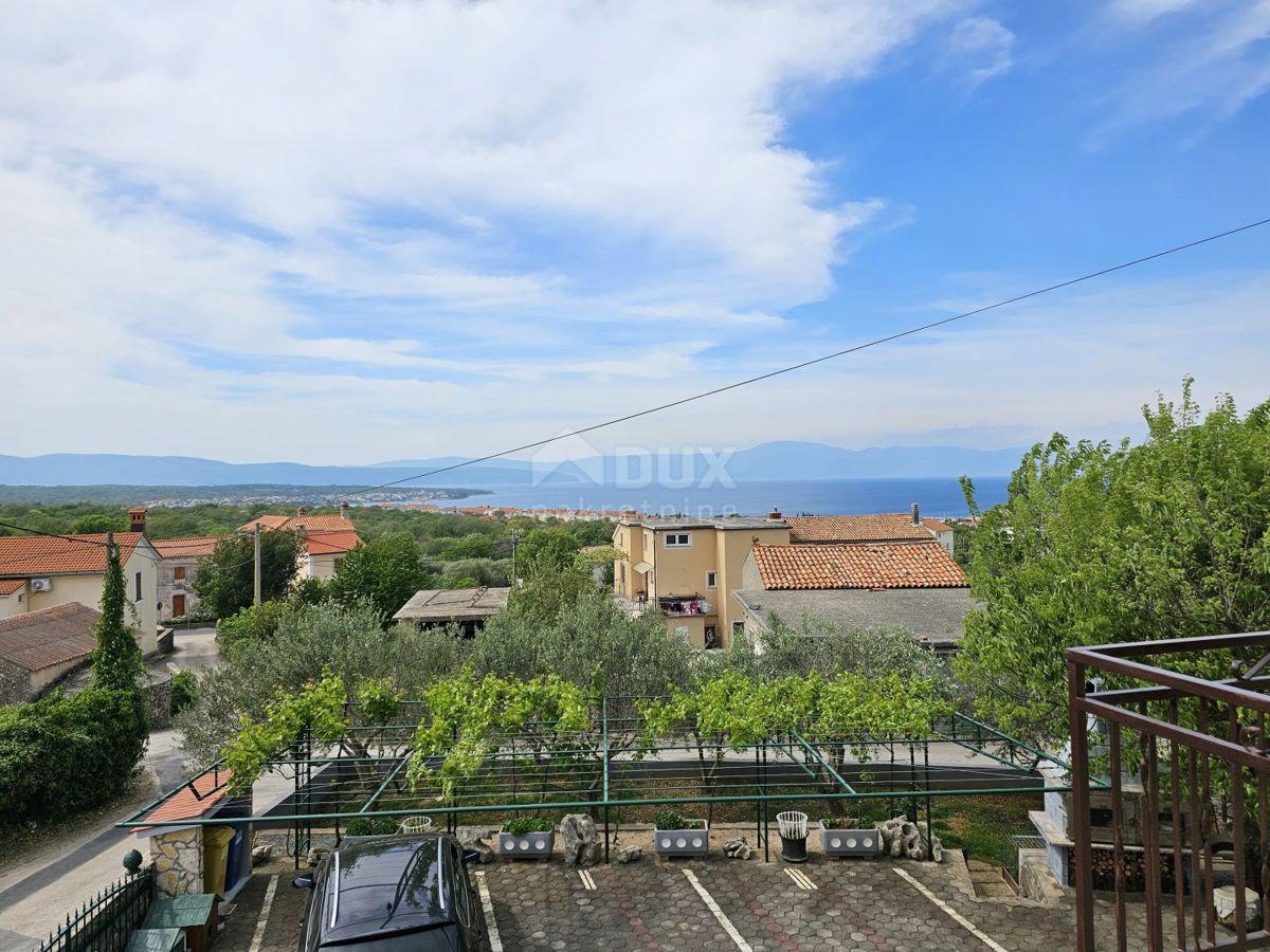 OTOK KRK, MALINSKA (okolica) - Hiša s 4 apartmaji in urejenim vrtom