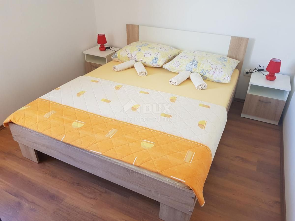 OTOK KRK, MALINSKA (okolica) - Hiša s 4 apartmaji in urejenim vrtom