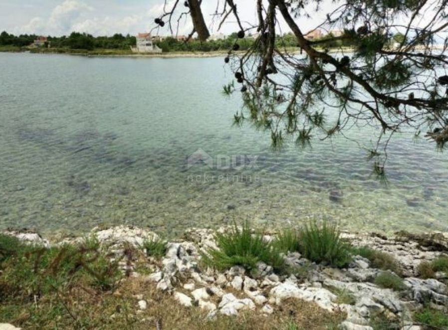 ZADAR, ZATON - Novo - zazidljivo zemljišče, prva vrsta do morja, 1530 m2