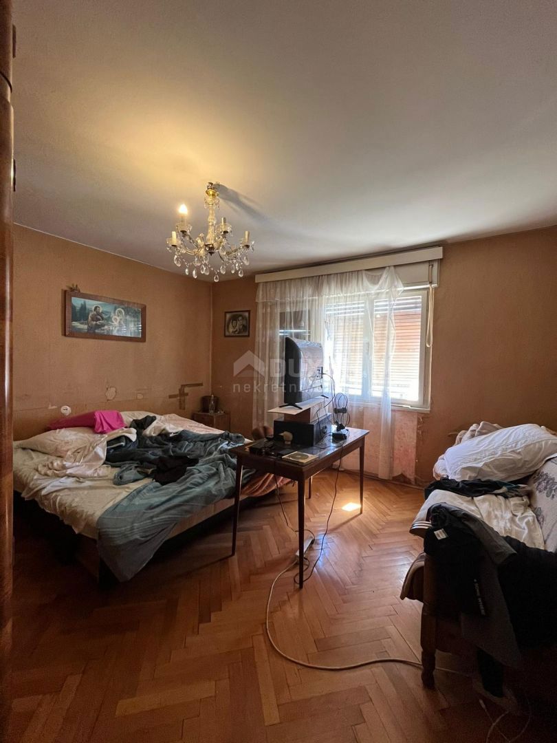 RIJEKA, KOZALA - etaža hiše za adaptacijo