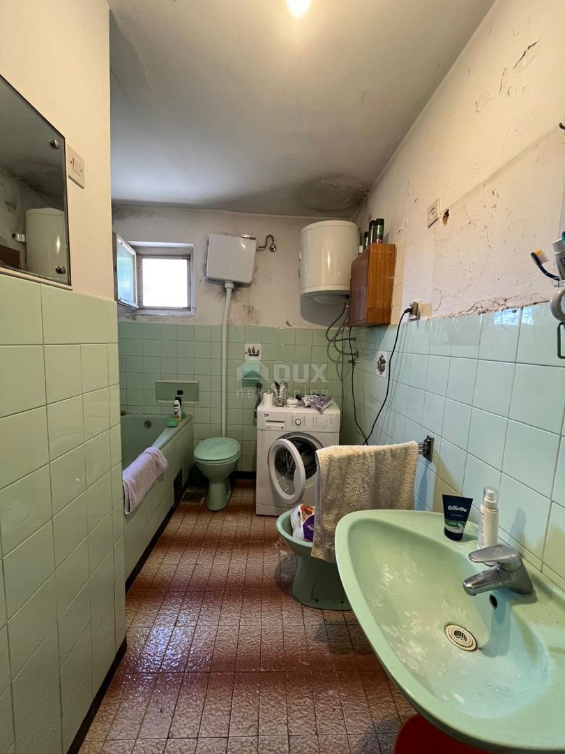 RIJEKA, KOZALA - etaža hiše za adaptacijo