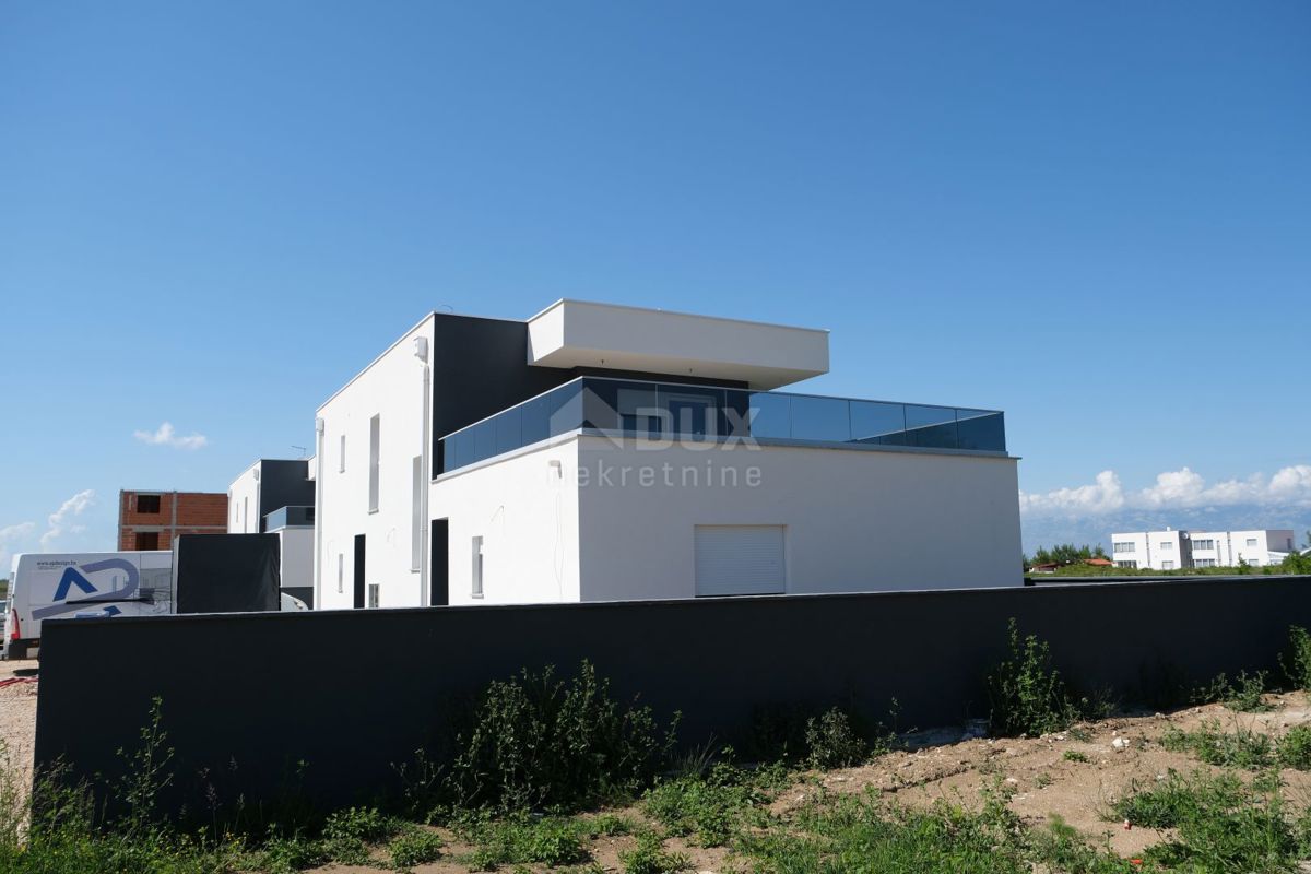 ZADAR, PRIVLAKA - Eleganten penthouse s pogledom na morje v Sabunikah!