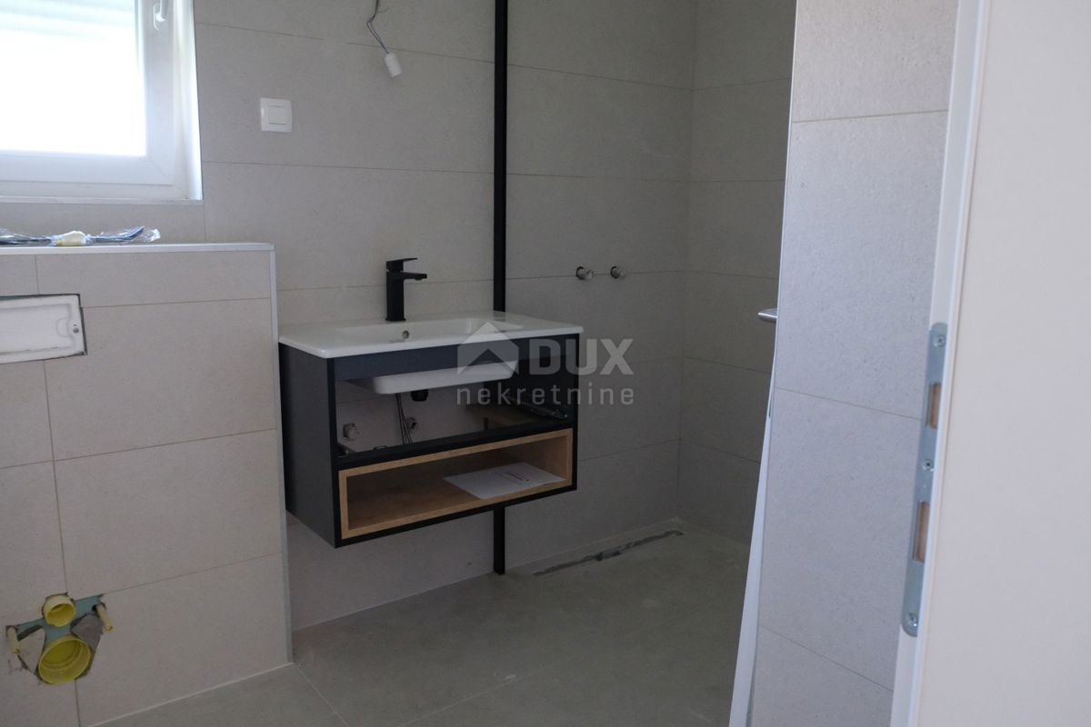 ZADAR, PRIVLAKA - Eleganten penthouse s pogledom na morje v Sabunikah!