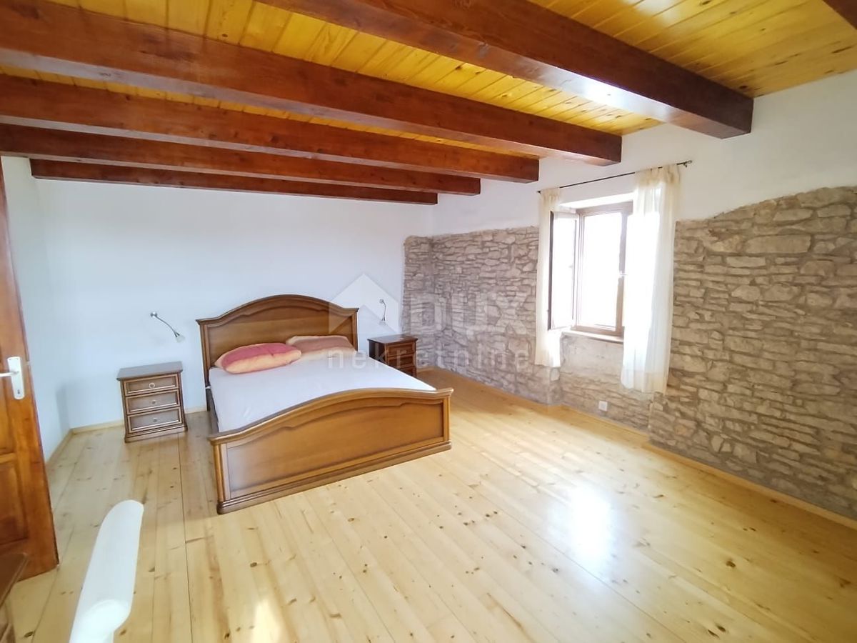 ISTRA, LIŽNJAN - Prenovljeno stanovanje v centru s parkirnim mestom!