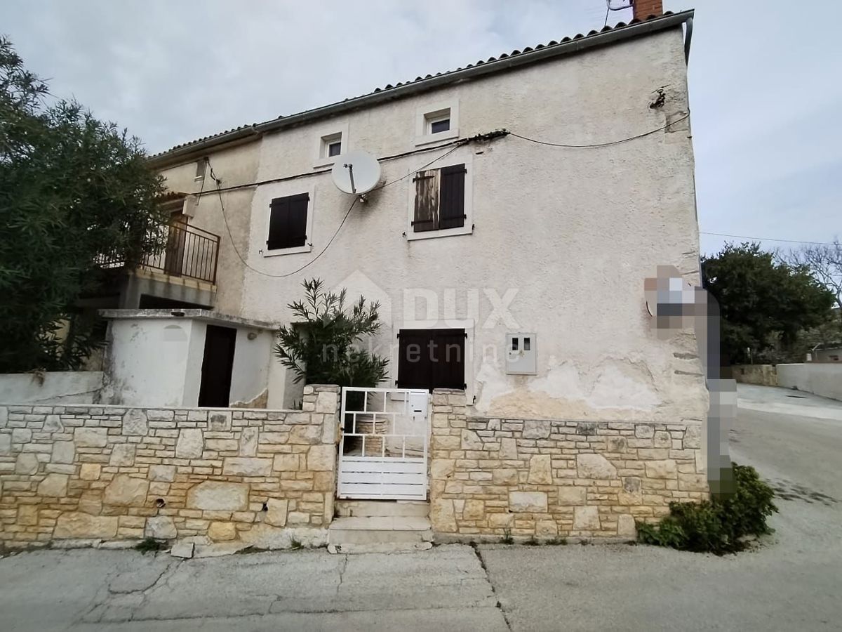 ISTRA, LIŽNJAN - Prenovljeno stanovanje v centru s parkirnim mestom!
