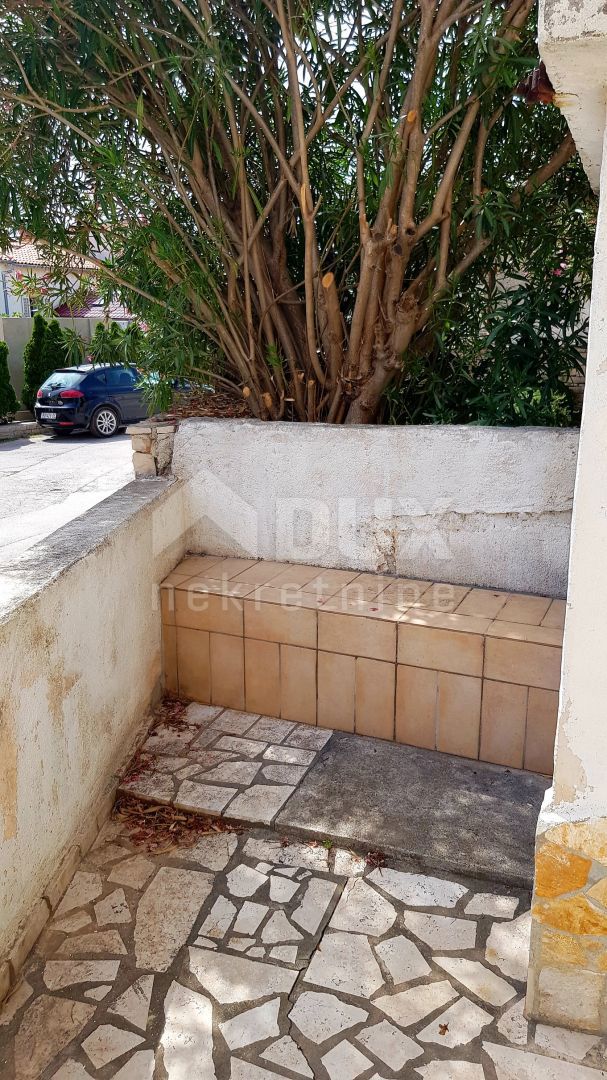 ISTRA, LIŽNJAN - Prenovljeno stanovanje v centru s parkirnim mestom!