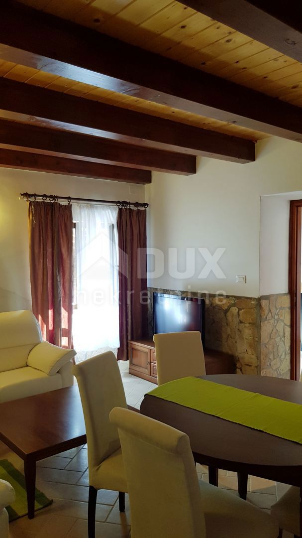 ISTRA, LIŽNJAN - Prenovljeno stanovanje v centru s parkirnim mestom!