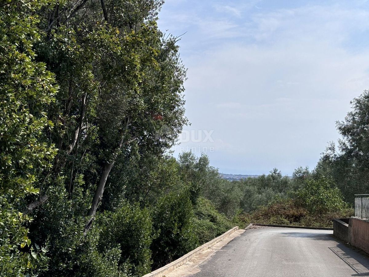 UGLJAN, POLJANA - Zazidljivo zemljišče v bližini morja