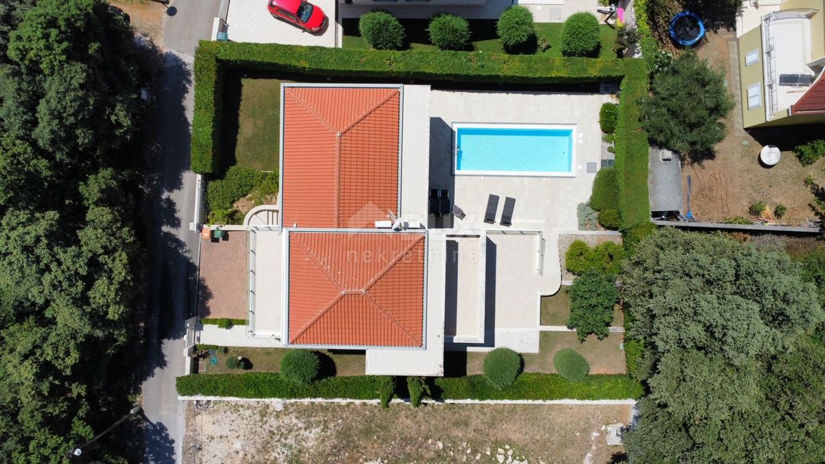 ZADAR, KOŽINO - Čudovita vila z bazenom 100 m od morja