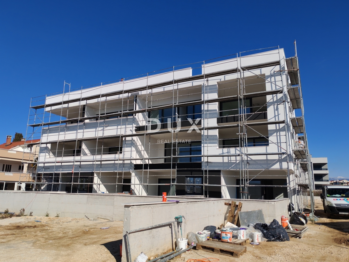 ZADAR, PRIVLAKA - Ekskluzivna priložnost za luksuzno življenje ob plaži v moderni novogradnji! S4