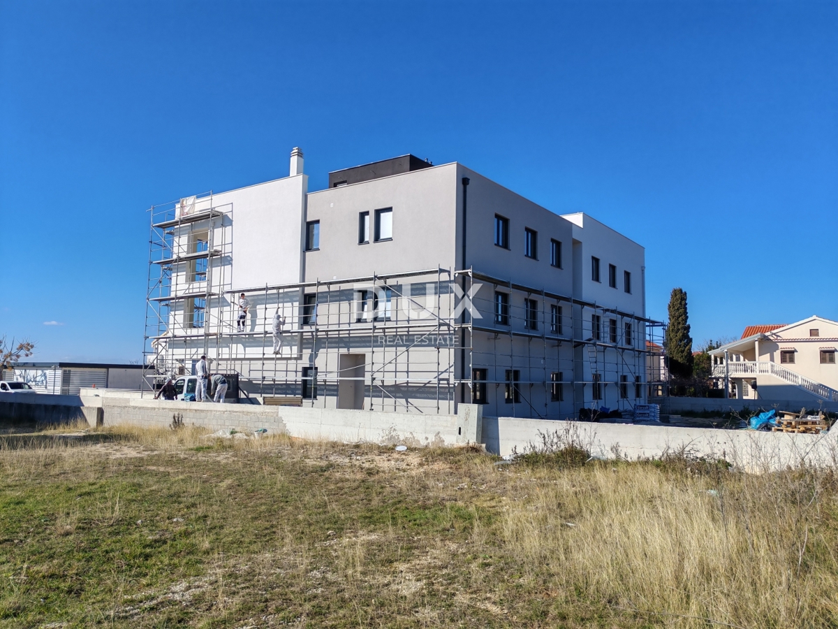 ZADAR, PRIVLAKA - Ekskluzivna priložnost za luksuzno življenje ob plaži v moderni novogradnji! S4