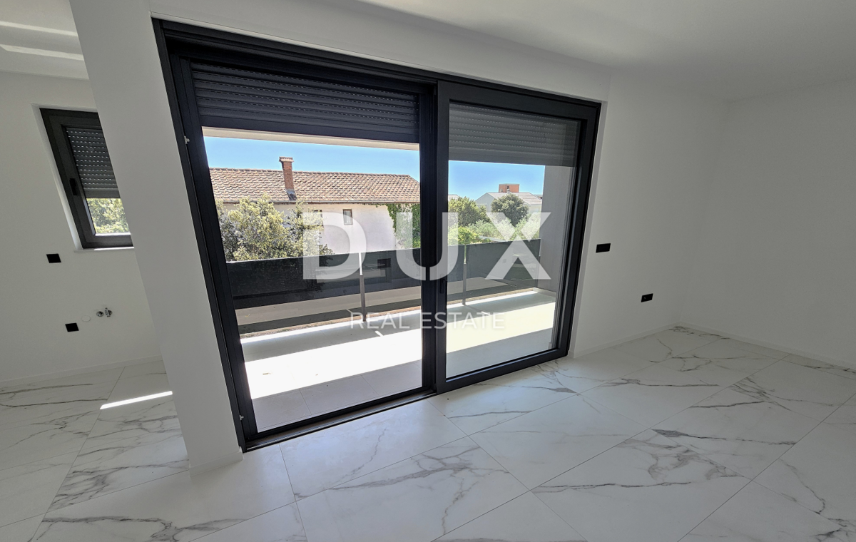ZADAR, VIR - Novogradnja! Sodoben penthouse le 130 metrov od plaže s fantastičnim pogledom na morje! 2-S3