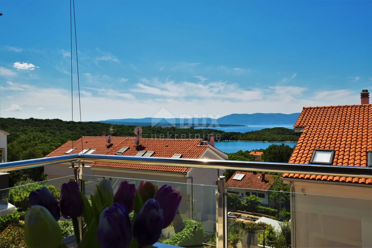 OTOK KRK, NJIVICE - 2-sobni apartma z bazenom in pogledom na morje