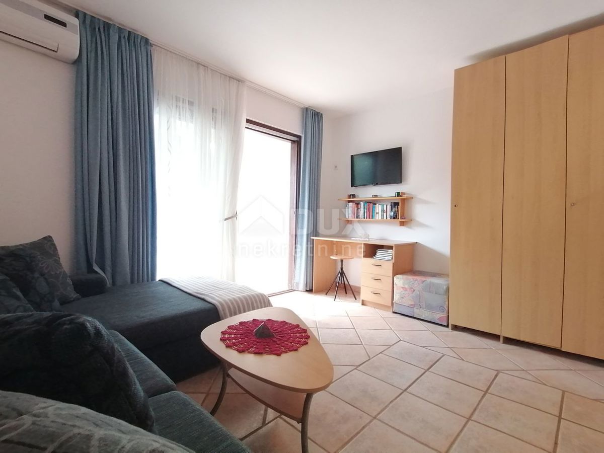 ISTRA, ROVINJ - Apartmajska hiša le 40m od morja!