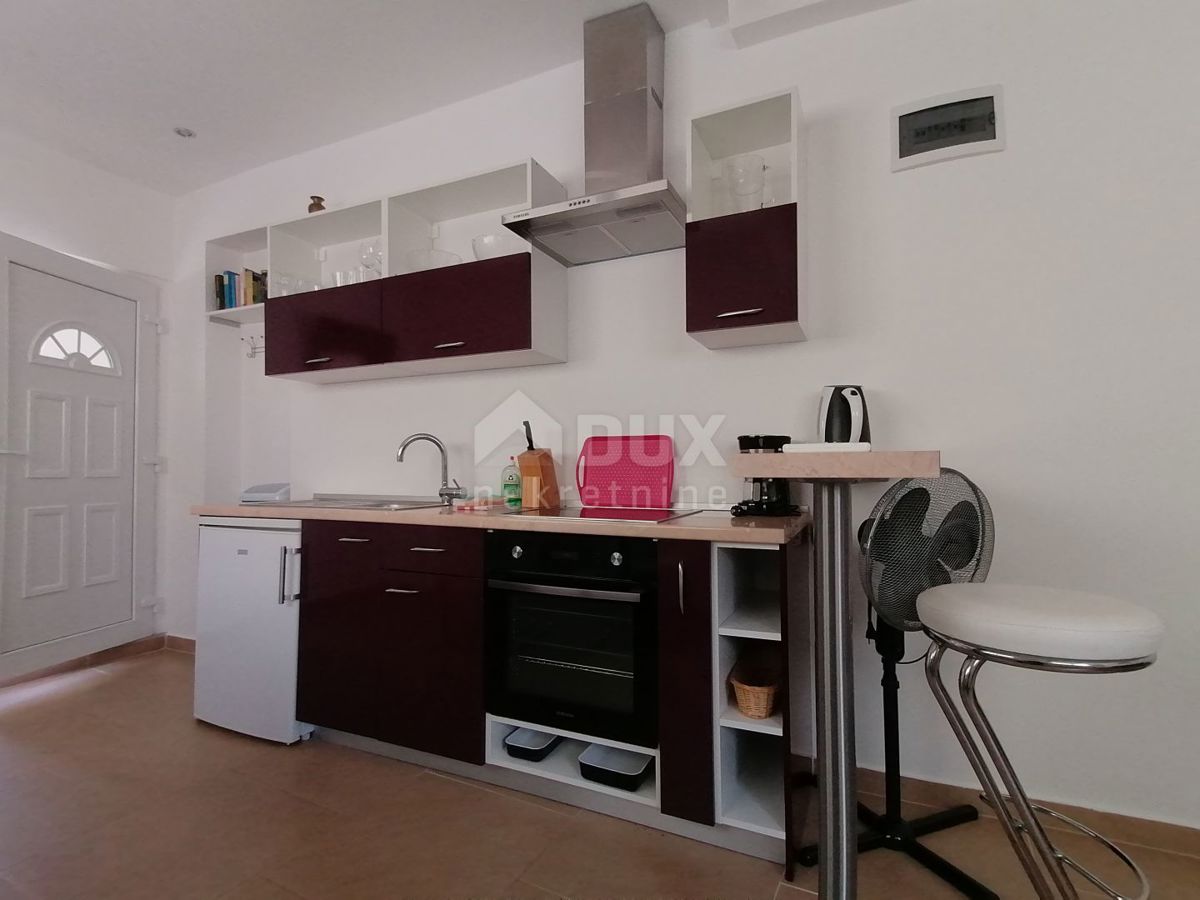 ISTRA, ROVINJ - Apartmajska hiša le 40m od morja!