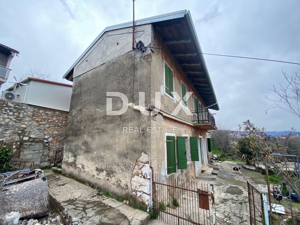 RIJEKA, KOZALA - samostojna stara italijanska vila iz leta 1912 s pogledom na morje in 2.383 m2 vrta! PRILOŽNOST!