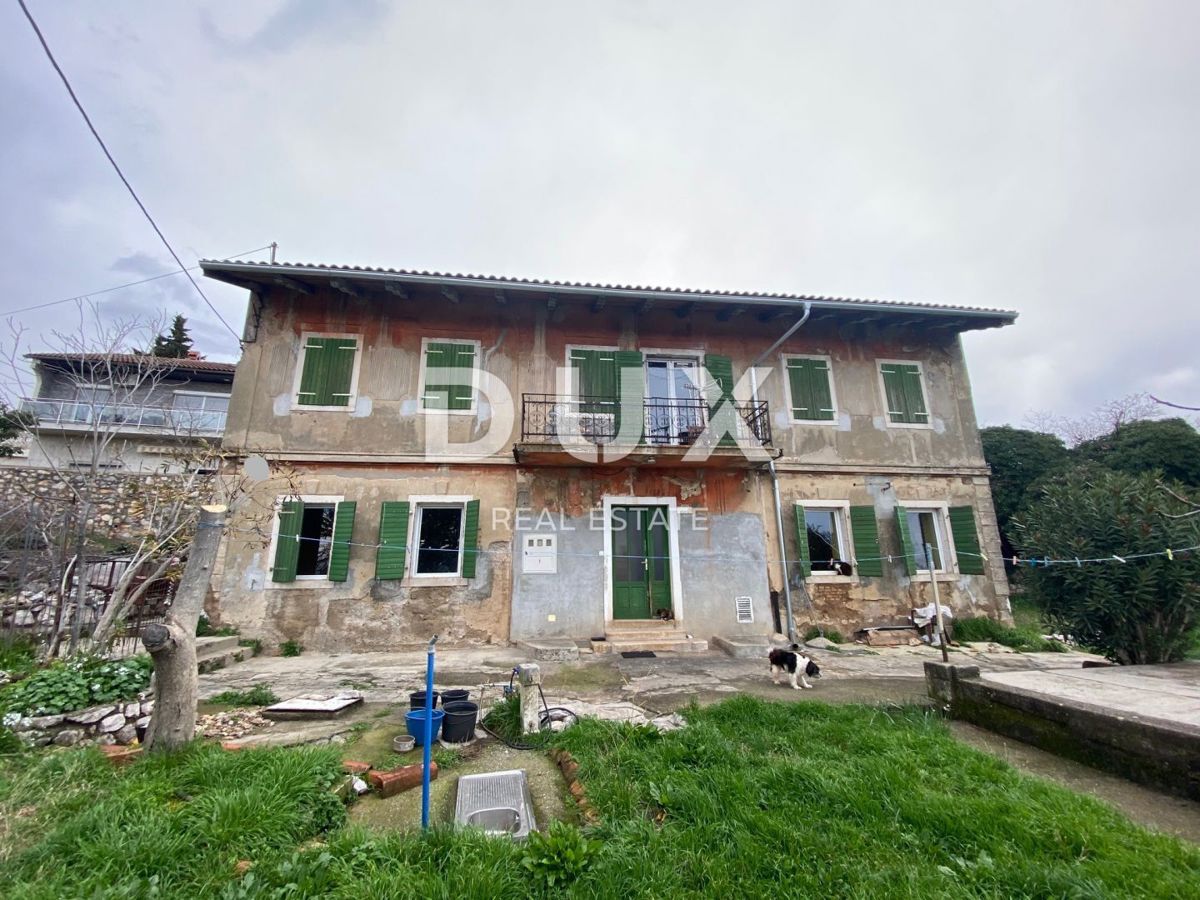 RIJEKA, KOZALA - samostojna stara italijanska vila iz leta 1912 s pogledom na morje in 2.383 m2 vrta! PRILOŽNOST!