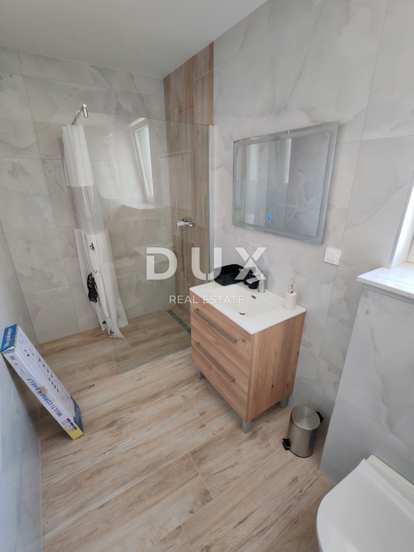 ZADAR, ZUKVE - Prostoren dvojček z bazenom! Novogradnja! B