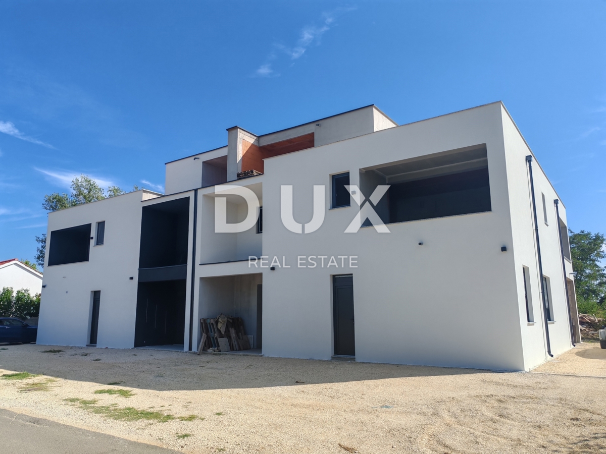 ZADAR, ZUKVE - Prostoren dvojček z bazenom! Novogradnja! B