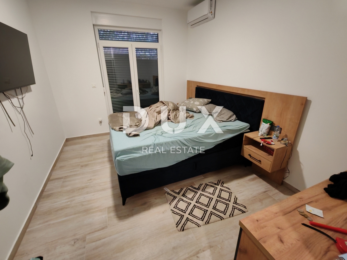 ZADAR, ZUKVE - Prostoren dvojček z bazenom! Novogradnja! B