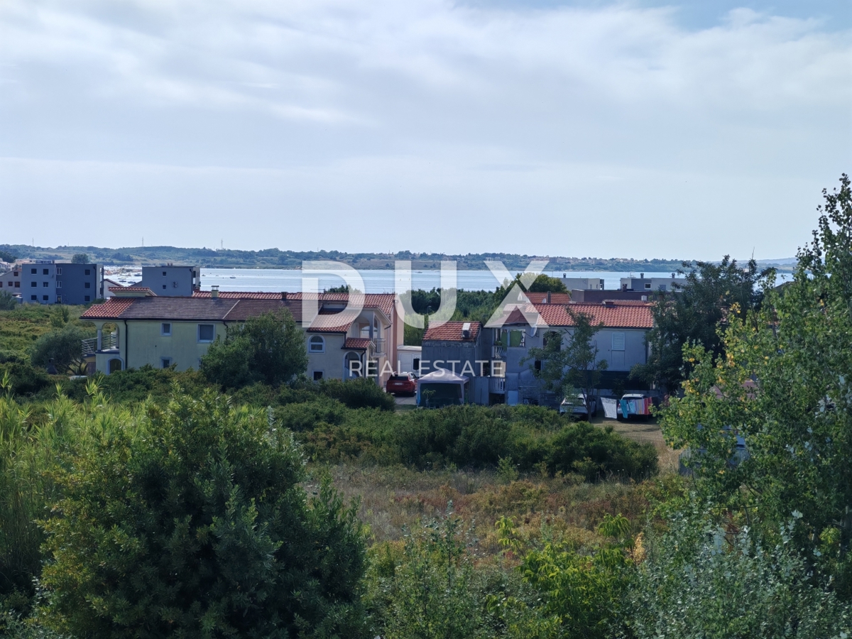 ZADAR, ZUKVE - Prostoren dvojček z bazenom! Novogradnja! B