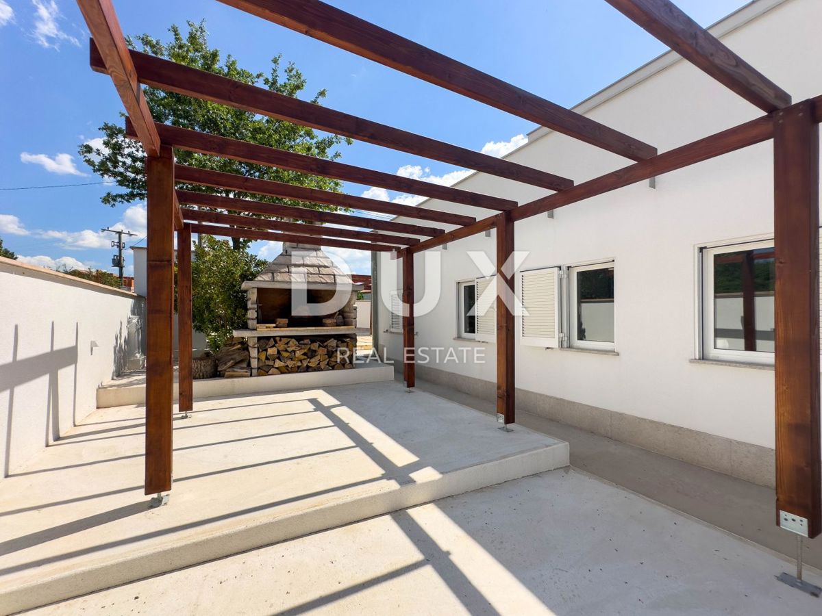 ISTRA, POREČ - Ekskluzivna dizajnerska družinska vila z wellness oazo in ogrevanim bazenom