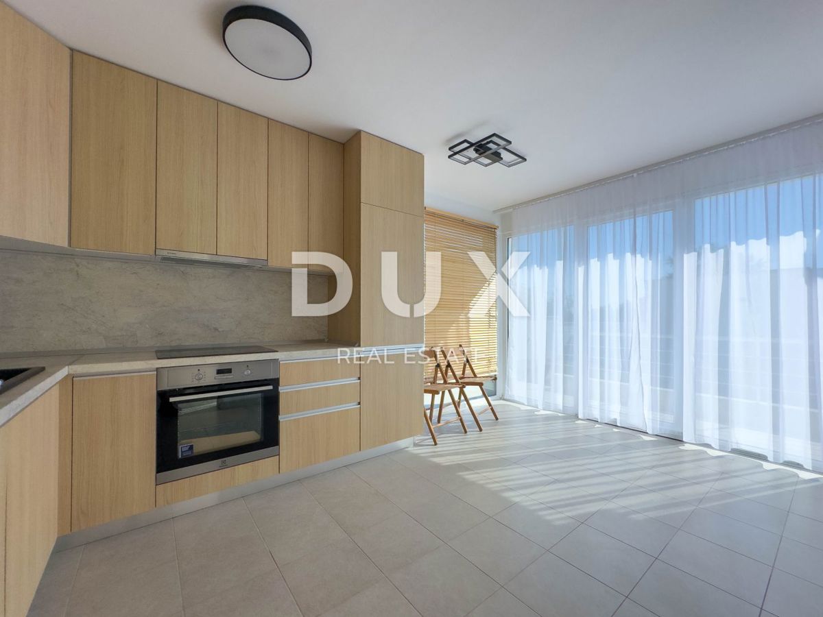 ISTRA, POREČ - Ekskluzivna dizajnerska družinska vila z wellness oazo in ogrevanim bazenom