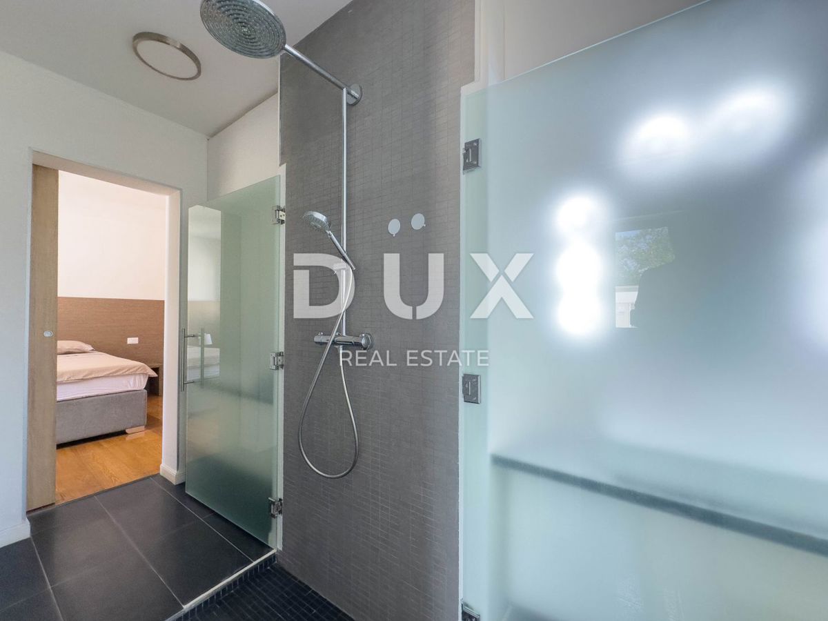 ISTRA, POREČ - Ekskluzivna dizajnerska družinska vila z wellness oazo in ogrevanim bazenom