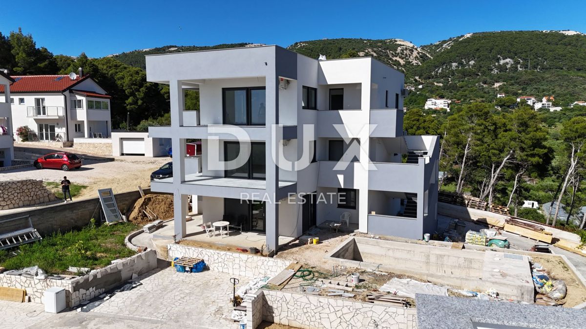 OTOK RAB, BANJOL - Luksuzno stanovanje v mansardi s 360° razgledom