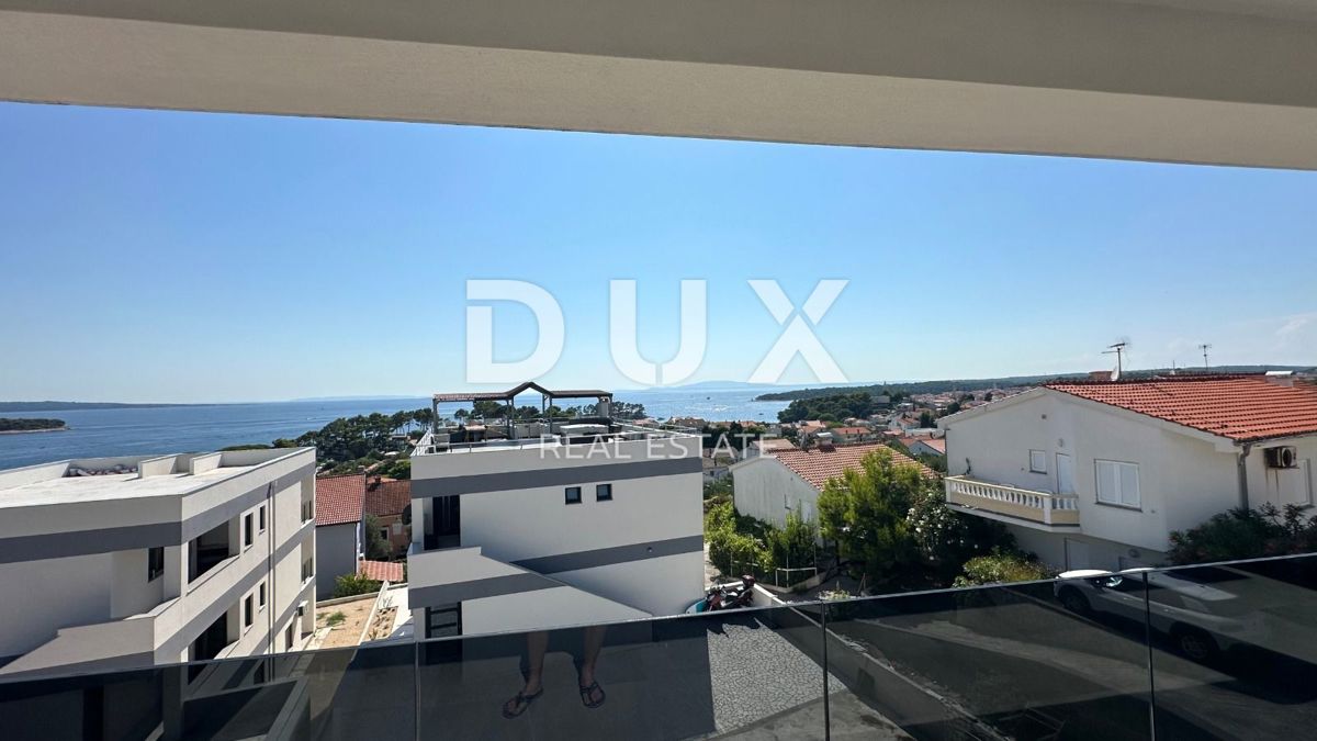 OTOK RAB, BANJOL - Luksuzno stanovanje v mansardi s 360° razgledom
