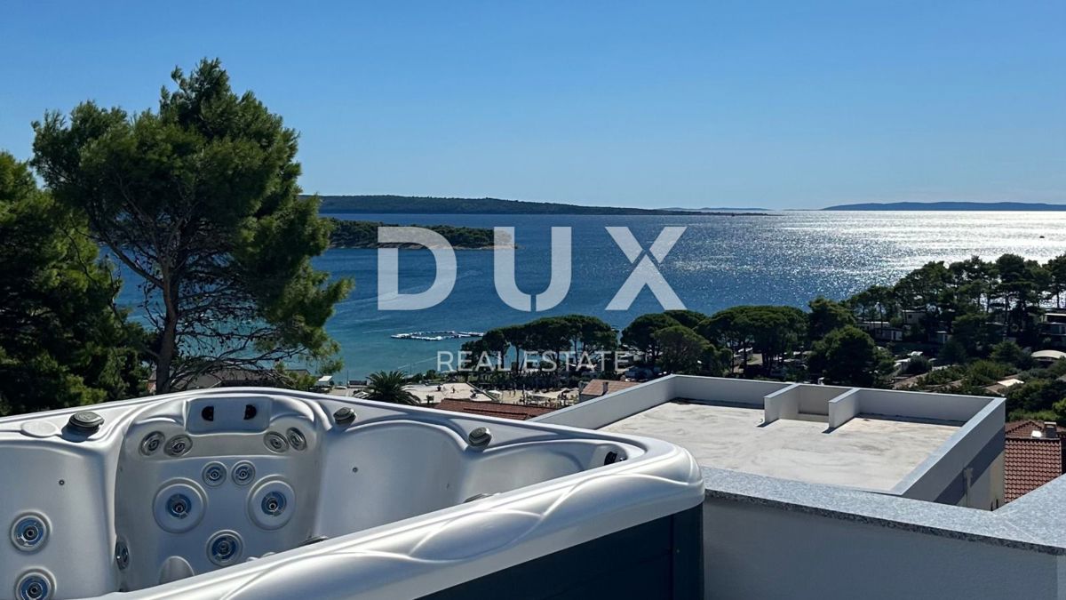 OTOK RAB, BANJOL - Luksuzno stanovanje v mansardi s 360° razgledom