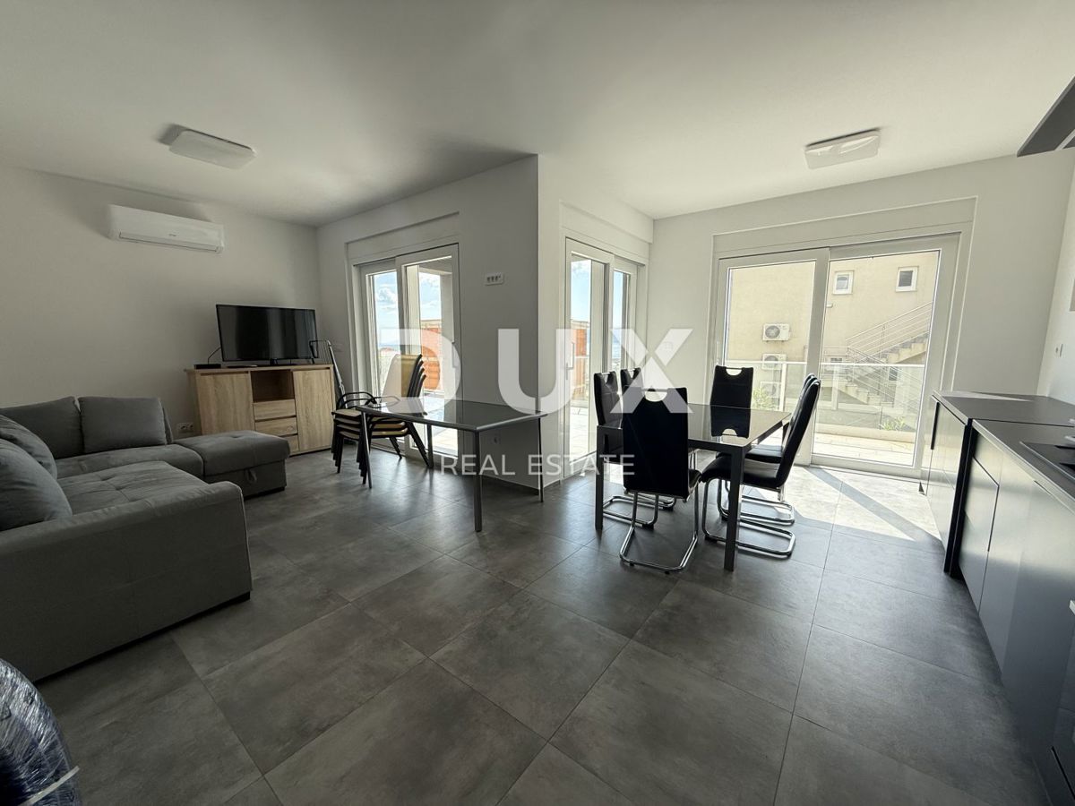SMOKVICA - Apartma s skupnim bazenom 60m od morja