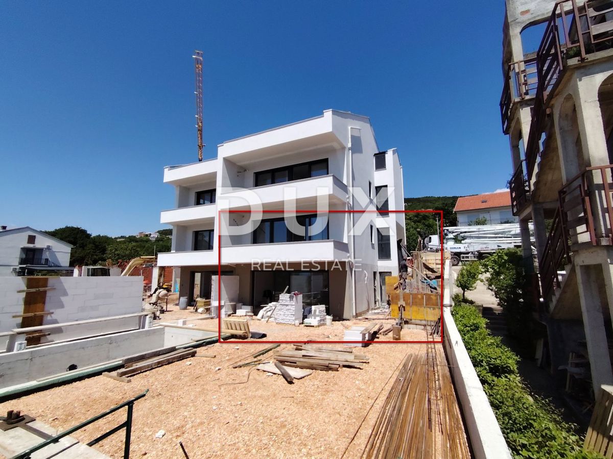 CRIKVENICA, DRAMALJ - Dvoetažno stanovanje z bazenom v novogradnji le 300 metrov od morja!