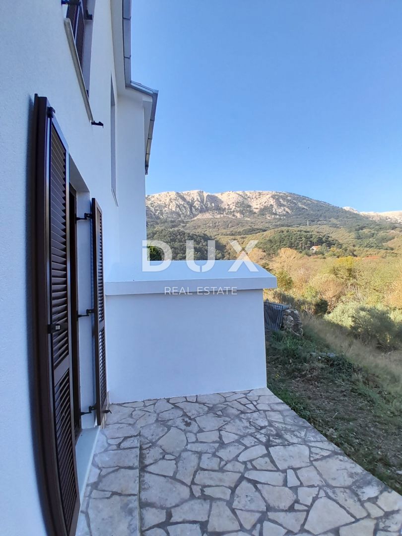 OTOK KRK, BAŠKA - Prostoren apartma 800m od morja