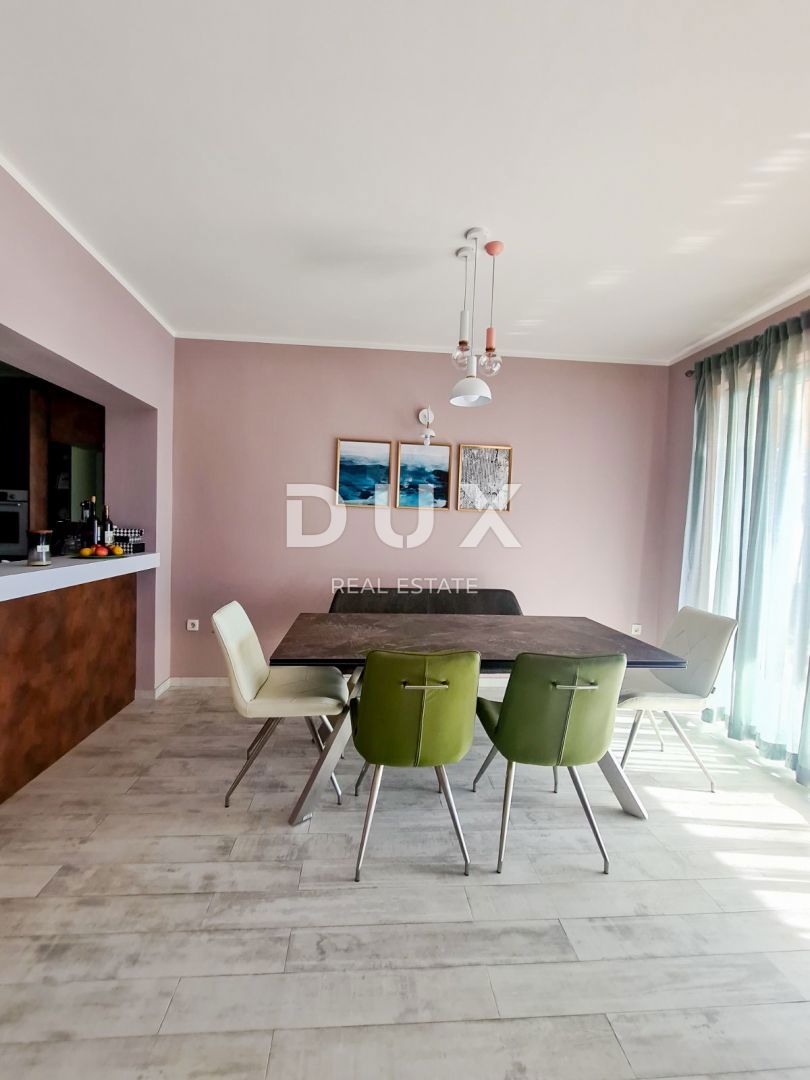 OPATIJA, CENTER - atraktivno stanovanje s pogledom na morje, vrtom in zasebnim vhodom