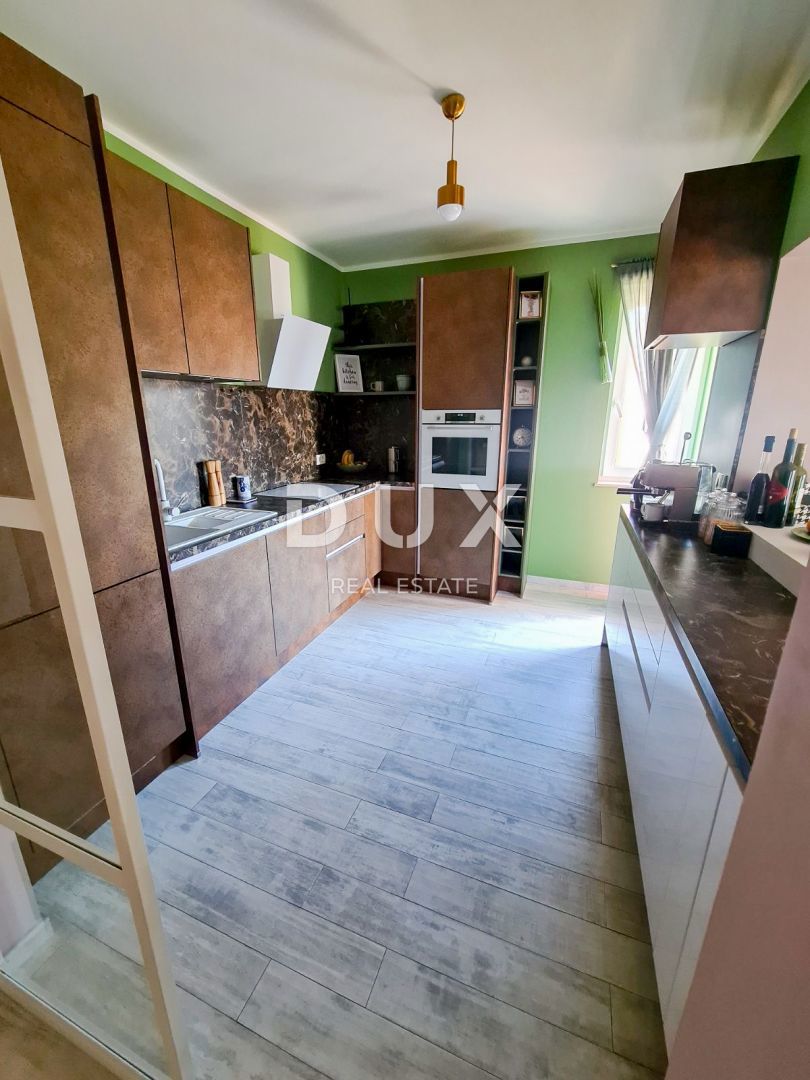 OPATIJA, CENTER - atraktivno stanovanje s pogledom na morje, vrtom in zasebnim vhodom
