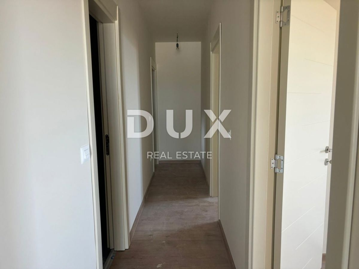 ISTRA, POREČ - Ekskluzivno penthouse s strešno teraso in odprtim pogledom na morje!