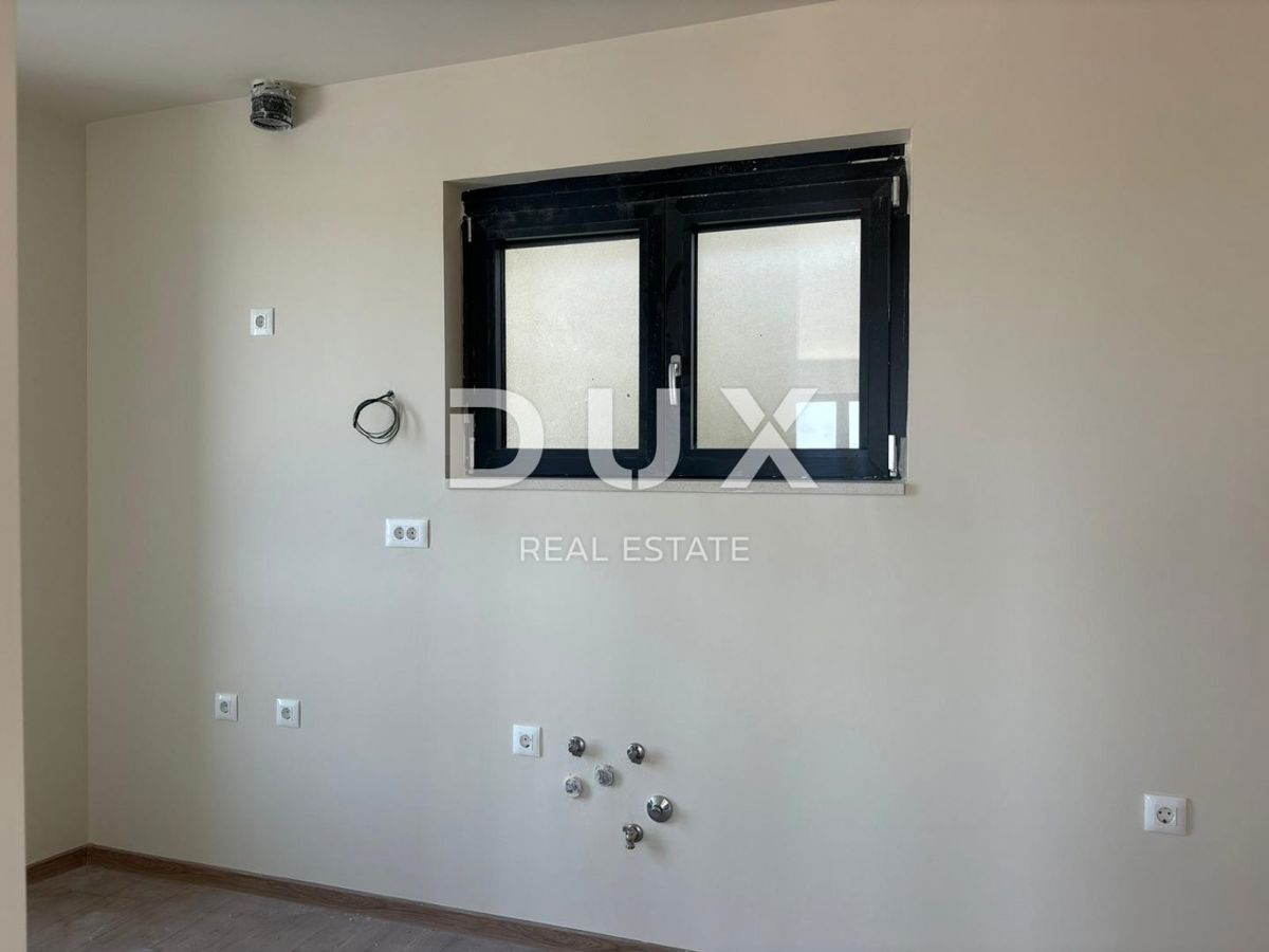 ISTRA, POREČ - Ekskluzivno penthouse s strešno teraso in odprtim pogledom na morje!
