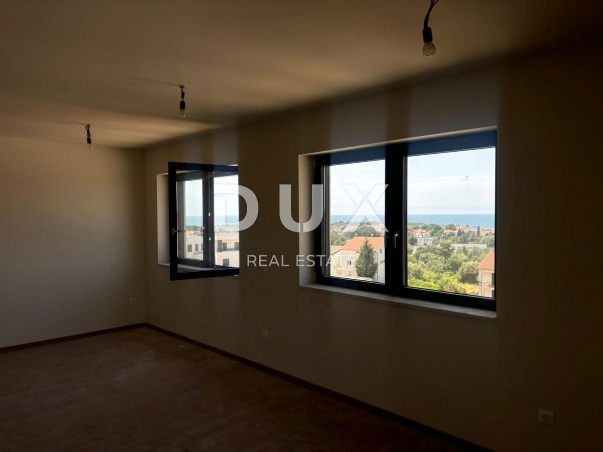 ISTRA, POREČ - Ekskluzivno penthouse s strešno teraso in odprtim pogledom na morje!