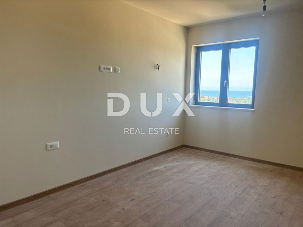 ISTRA, POREČ - Ekskluzivno penthouse s strešno teraso in odprtim pogledom na morje!