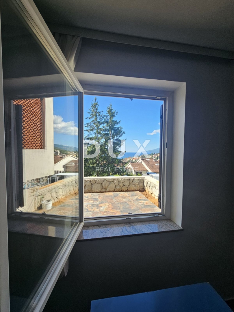 OPATIJA, VOLOSKO - stanovanje 108m2, dnevna soba + 3 spalnice, visoko pritličje, pogled na morje