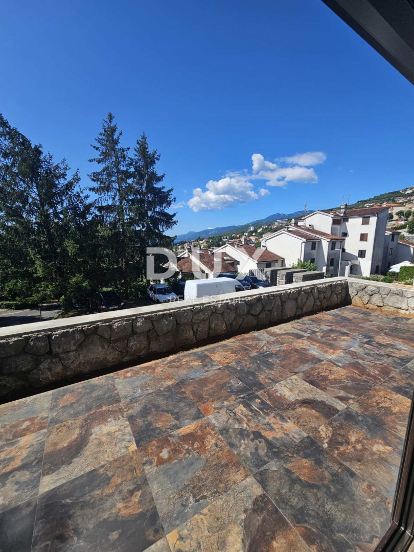 OPATIJA, VOLOSKO - stanovanje 108m2, dnevna soba + 3 spalnice, visoko pritličje, pogled na morje
