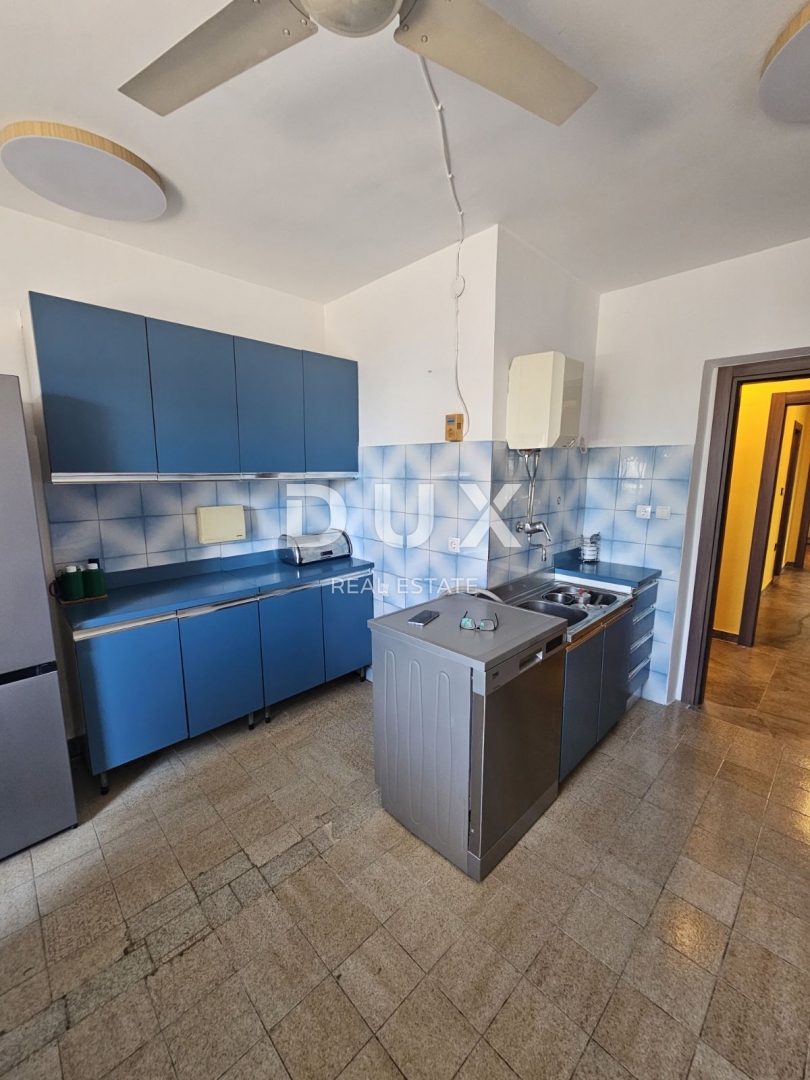 OPATIJA, VOLOSKO - stanovanje 108m2, dnevna soba + 3 spalnice, visoko pritličje, pogled na morje