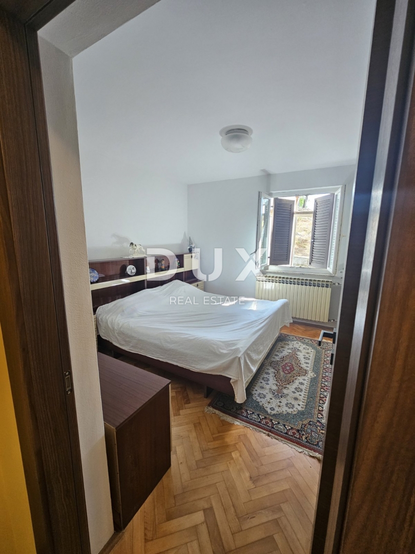 OPATIJA, VOLOSKO - stanovanje 108m2, dnevna soba + 3 spalnice, visoko pritličje, pogled na morje