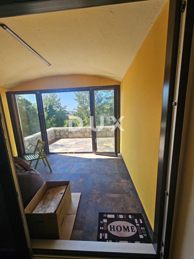OPATIJA, VOLOSKO - stanovanje 108m2, dnevna soba + 3 spalnice, visoko pritličje, pogled na morje