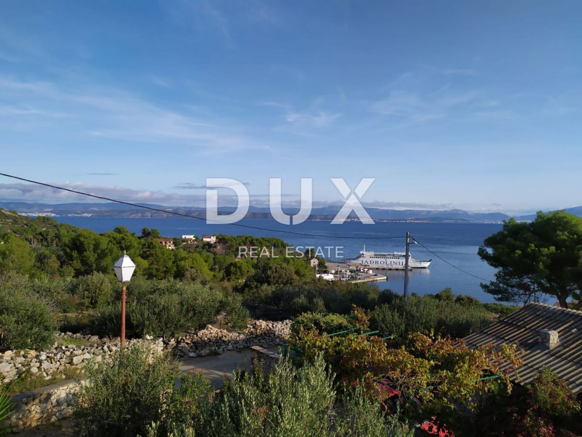 OTOK ŠOLTA - Čudovita kamnita hiša s pogledom na morje