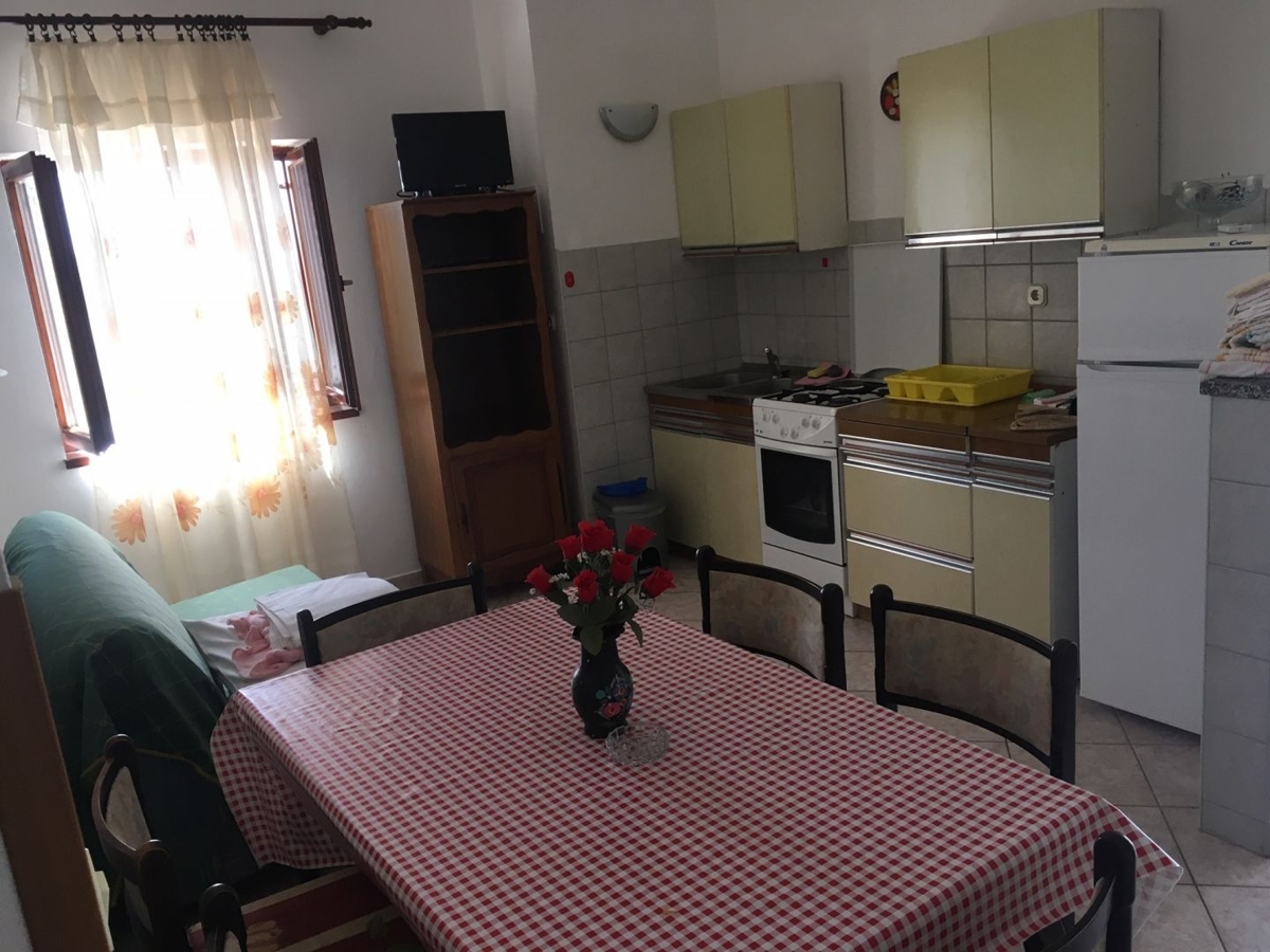 ISTRA, PREMANTURA - Apartma s teraso 500 metrov od morja!