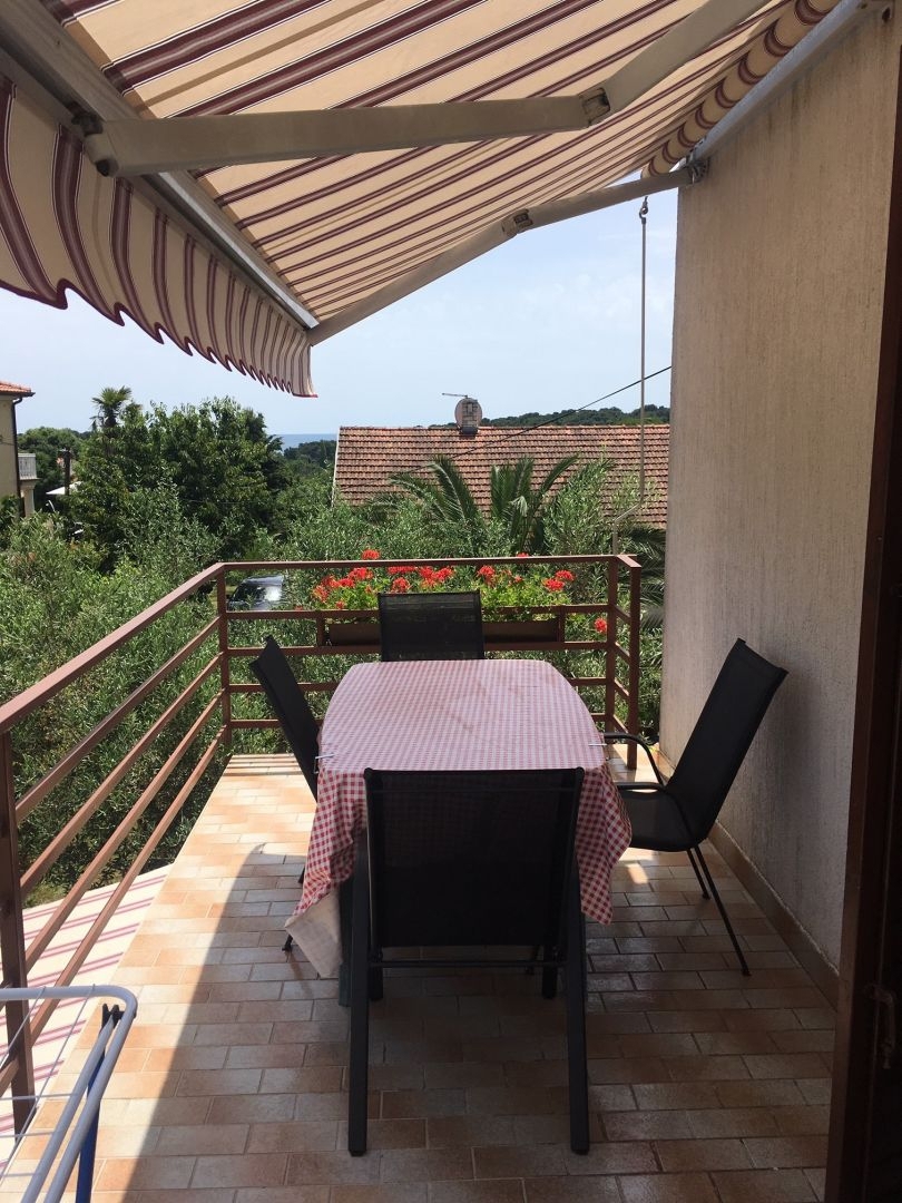 ISTRA, PREMANTURA - Apartma s teraso 500 metrov od morja!